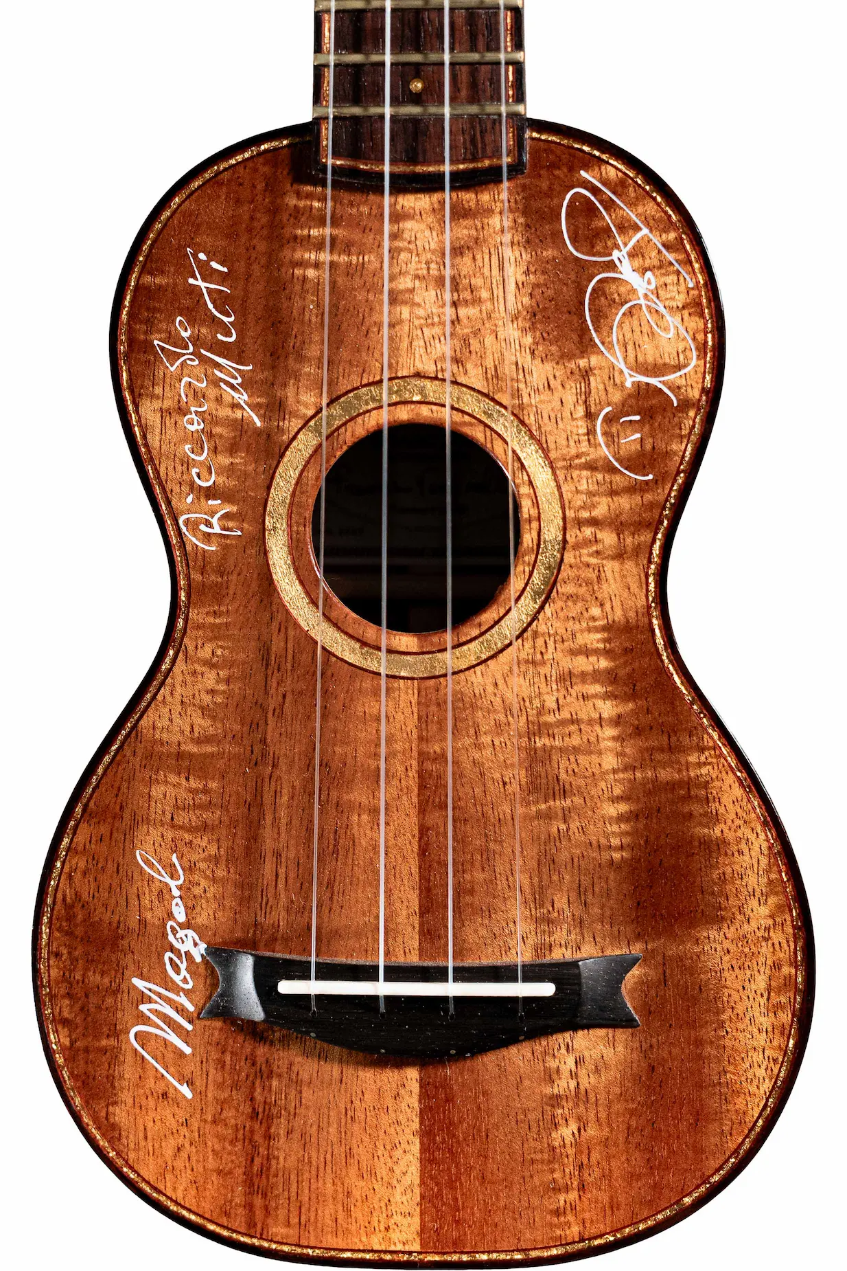 Dettaglio ukulele d'oro